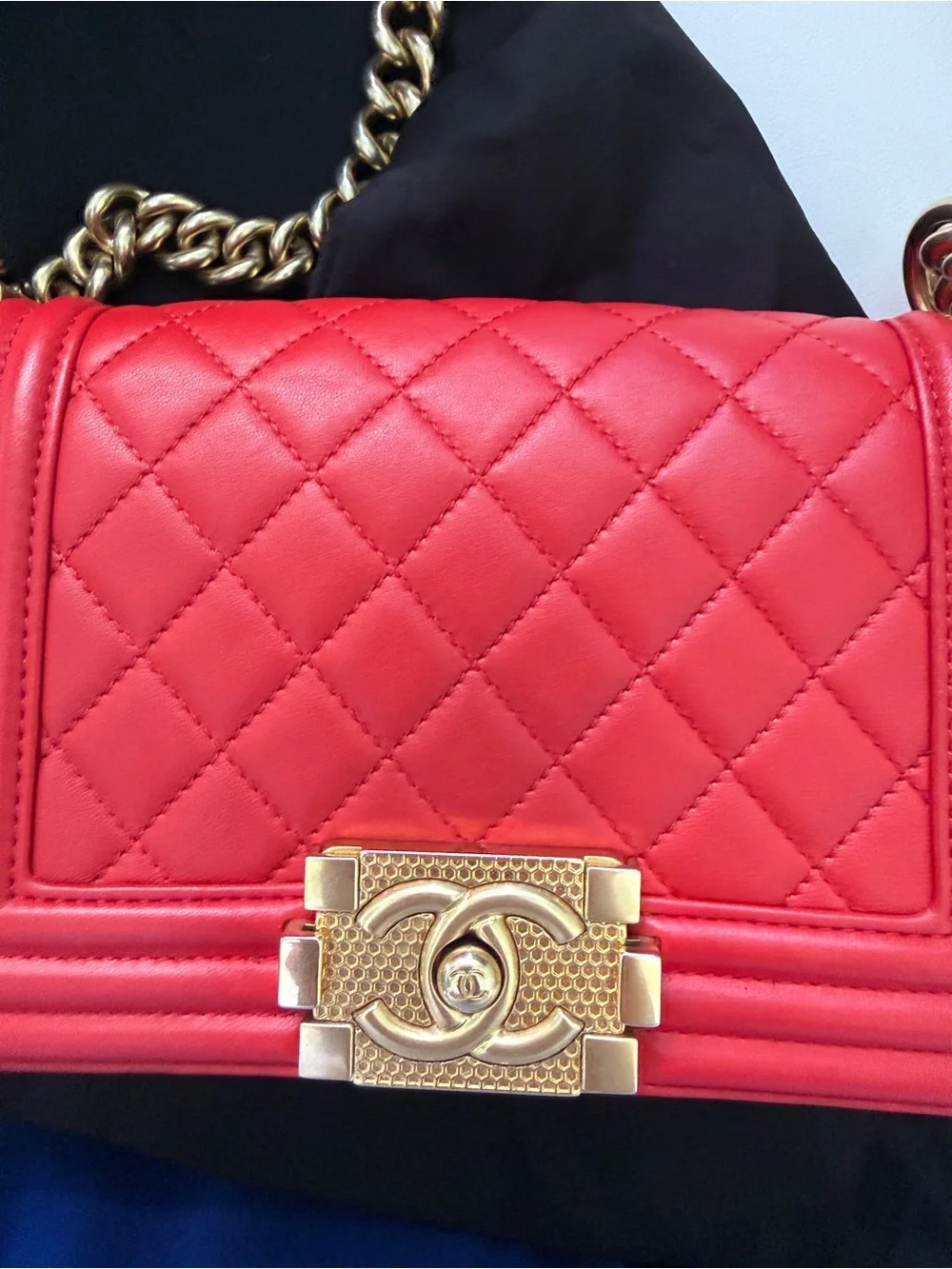 AUTHENTIC PRISTINE CHANEL Quilted Leather Boy Bag + box, dust bag, COA